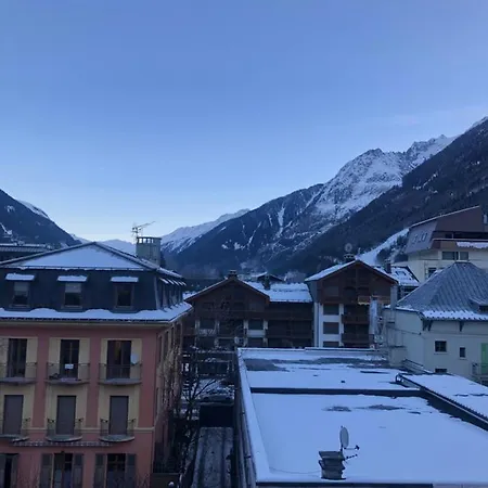 Superbe Studio Refait A Neuf Et Tout Equipe Avec Parking Chamonix Exterior photo